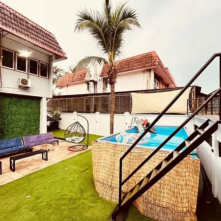 Luxury Private Pool Villa + Riverview Bbq Patio!